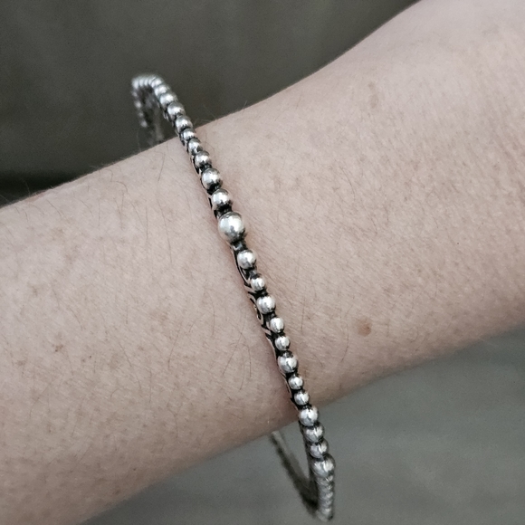 Like NEW Silpada Sterling Silver 'Perfectly Quirky' Etched Design Bangle B2279 - Picture 14 of 16